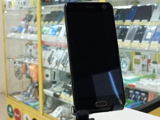 Фото 2: ZTE Blade V8 64GB по адресу г.Н.Тагил, пр-т Мира,71