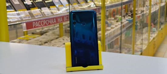 Фото 2: Huawei P Smart (2019) 4/128GB по адресу г.Верхотурье, ул.Карла Маркса,3а