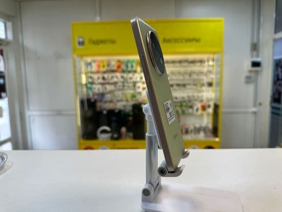 Фото 1: Realme 13+ 5G 12/256GB по адресу г. Верхний Тагил, ул. Ленина, 92