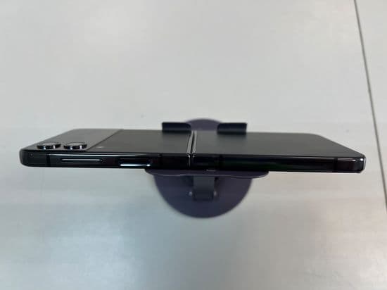 Фото 3: Samsung Galaxy Z Flip4 8/128GB по адресу г.Н.Тагил, ул.Металлургов,58а