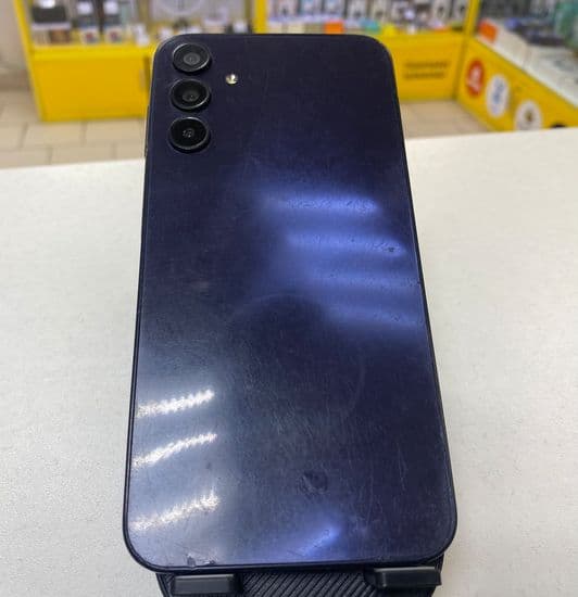 Фото 1: Samsung Galaxy A15 4/128GB (синий) по адресу г.Ивдель, ул.Трошева,16