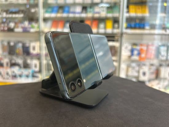 Фото 2: Samsung Galaxy Z Flip3 8/128GB по адресу г.Красноуральск, ул.Янкина,16, ост.компл.Больничный