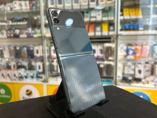 Фото 6: Samsung Galaxy Z Flip3 8/128GB по адресу г.Красноуральск, ул.Янкина,16, ост.компл.Больничный