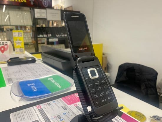 Фото 2: Samsung C3520 по адресу г.Севастополь, Северная, площадь Захарова, 1Ж, «Новая Ярмарка», пав. 7