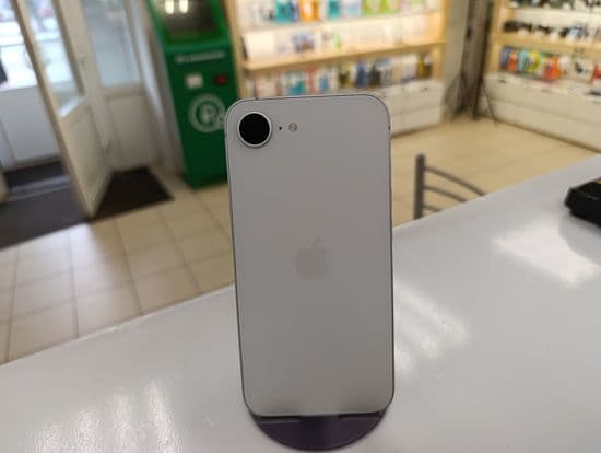 Фото 6: Apple iPhone 16e 256GB по адресу г.Н.Тагил, ул.Металлургов,50Б