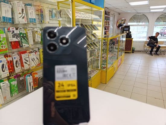Фото 1: Realme C61 8/256Gb (зелёный) по адресу г. Невьянск, ул. Ленина, 15а