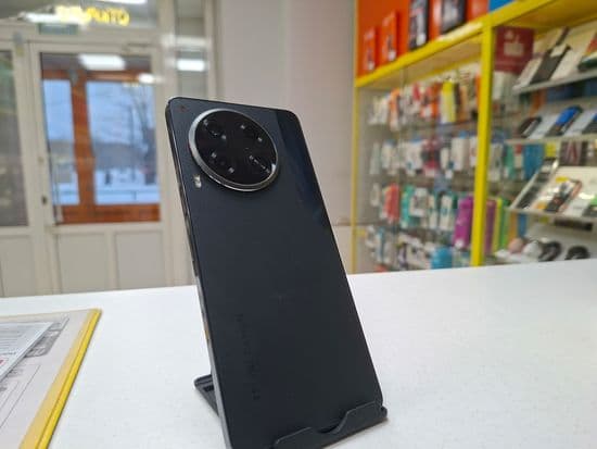 Фото 3: Tecno Camon 30 5G 8/256GB по адресу г.Артемовский, ул.Свободы,42