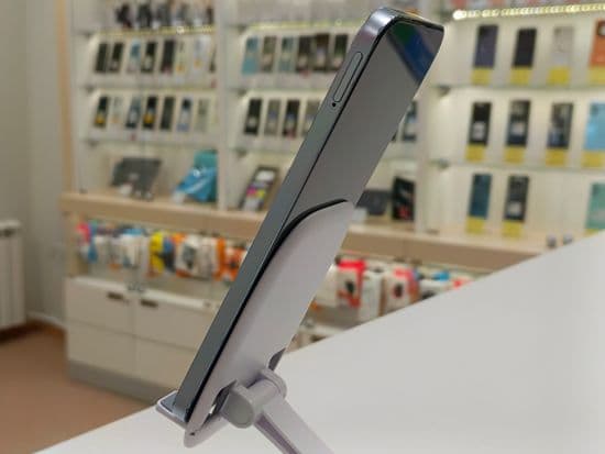 Фото 3: Honor 200 Lite (5G) 8/256GB по адресу г.Новая Ляля, ул.Розы Люксембург,69в