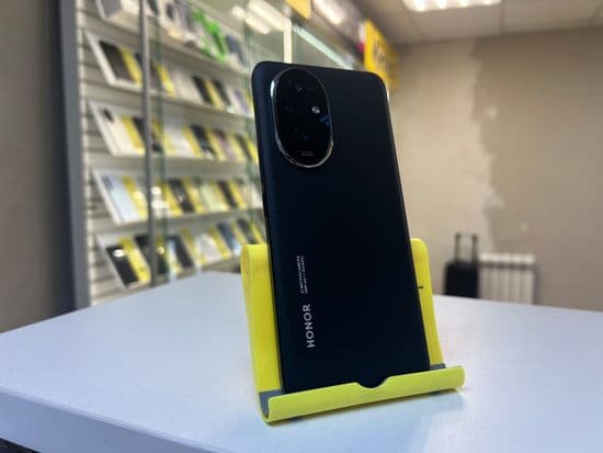 Фото 2: Honor 200 8/256GB по адресу г.Н.Тура, Усошина,6