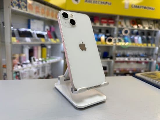 Фото 1: Apple iPhone 13 128GB по адресу г. Севастополь, Северная, площадь Захарова, 1Ж, «Новая Ярмарка», пав. 7