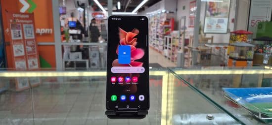 Фото 6: Samsung Galaxy Z Flip3  8/256GB по адресу г.Н.Тагил, ул.Юности,16