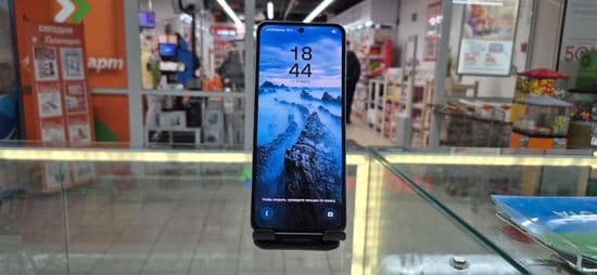 Фото 7: Samsung Galaxy Z Flip3  8/256GB по адресу г.Н.Тагил, ул.Юности,16
