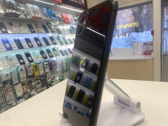 Фото 4: Apple iPhone 11 64Gb по адресу пос. Баранчинский, ул.Коммуны,45