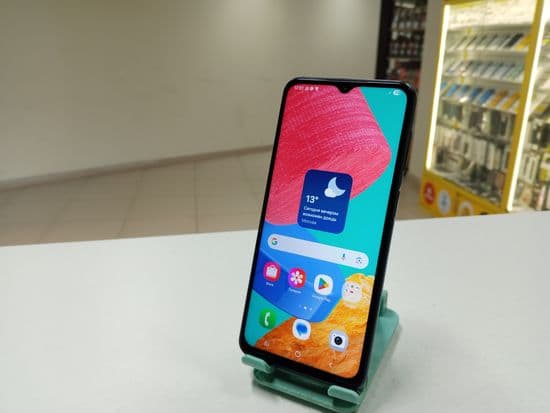 Фото 1: Samsung Galaxy M33 (5G) 8/128GB по адресу г. Кушва, ул. Строителей, 6