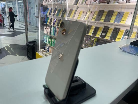 Фото 3: Apple iPhone 14 256GB по адресу г. Нижний Тагил, ул. Металлургов, 50Б