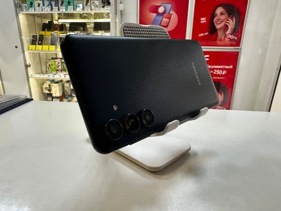 Фото 2: Samsung Galaxy M55 8/256GB по адресу г.Севастополь, ул.Горпищенко,61