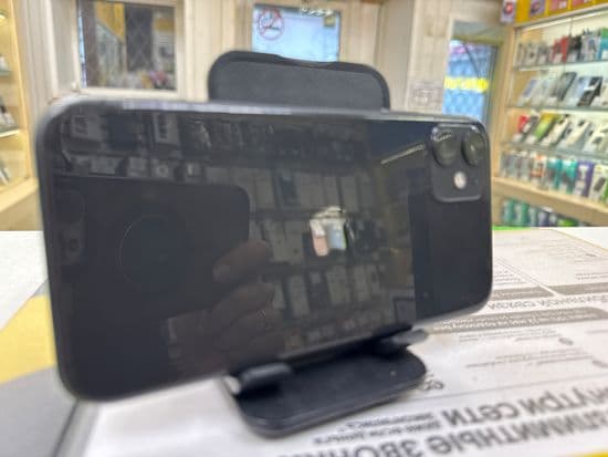 Фото 6: Apple iPhone 11 128Gb по адресу г.В.Тура, ул. Иканина, 90