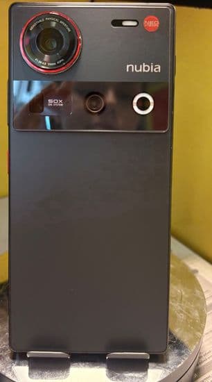 Фото 1: ZTE Nubia Z70 ultra 24/1TB по адресу г. Кушва, ул. Строителей, 12