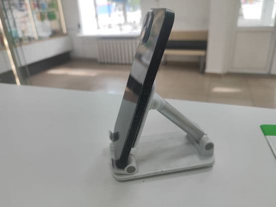 Фото 1: Apple iPhone 13 128GB по адресу г. Нижний Тагил, пр-т Вагоностроителей, 21