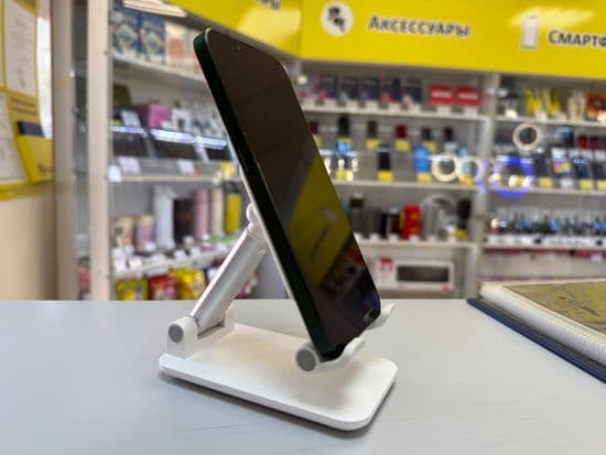 Фото 3: Apple iPhone 13 128GB по адресу г. Севастополь, Северная, площадь Захарова, 1Ж, «Новая Ярмарка», пав. 7