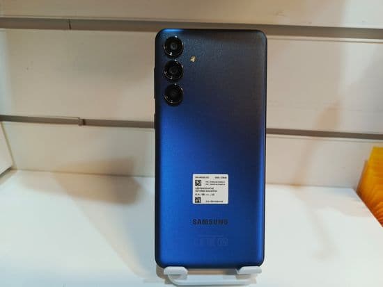 Фото 2: Samsung Galaxy M55 8/128GB по адресу г. Карпинск, ул. Колхозная, 56