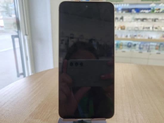 Фото 3: Samsung Galaxy S24 FE 8/256GB по адресу г. Красноуральск, ул. Ленина, 8а