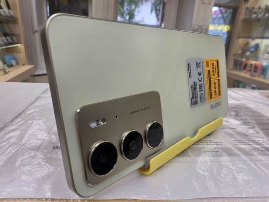 Фото 2: Realme C75 8/256GB (золото) по адресу г. Верхняя Тура, ул. Иканина, 90