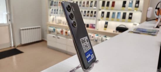 Фото 4: Tecno Camon 40 Pro 8/256GB (чёрный) по адресу г. Новая Ляля, ул. Розы Люксембург, 69в