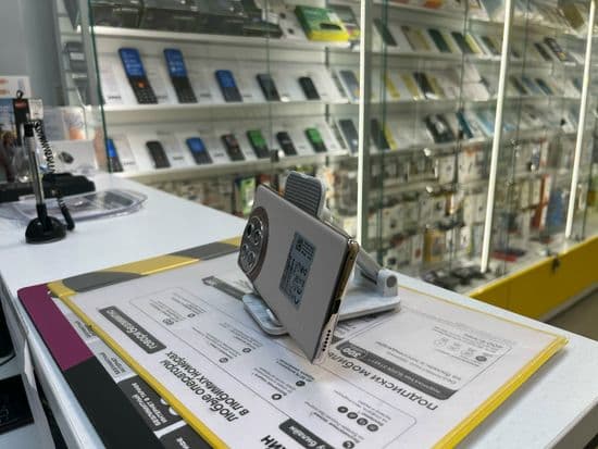 Фото 2: Tecno Camon 30S Pro 8/256Gb (золото) по адресу г. Кушва, ул. Строителей, 12