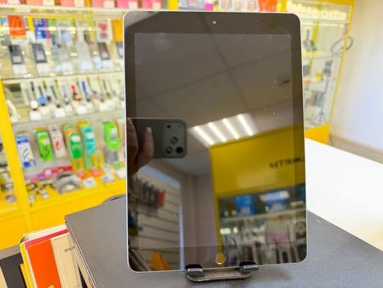 Фото 2: Apple iPad 6 (2018) 128Gb WiFi по адресу г. Кировград, ул. Свердлова, 70