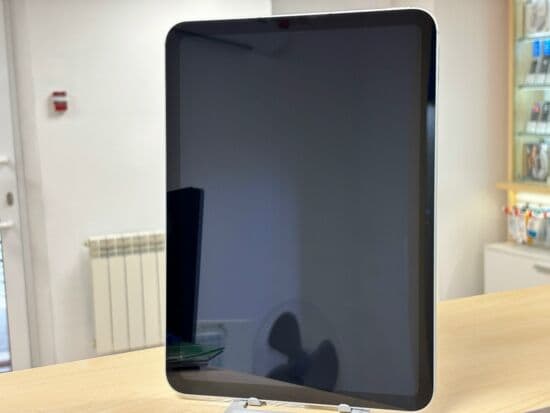 Фото 2: Apple iPad 10.2 (2022) Wi-Fi 64GB A2757 по адресу г. Нижняя Тура, ул. Усошина, 1