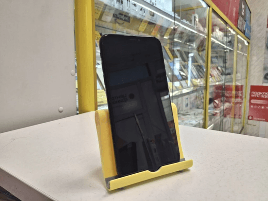 Фото 3: Apple iPhone Xr 64GB по адресу г. Верхний Тагил, ул. Ленина, 92