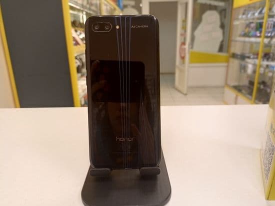 Фото 2: Honor 10 4/64Gb по адресу г.Волчанск, ул.Социалистическая,2а