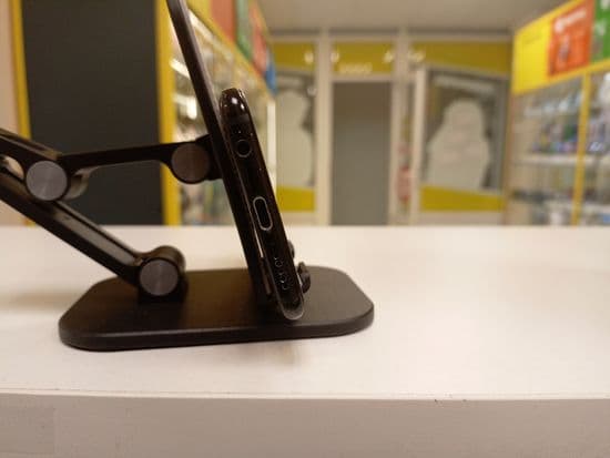 Фото 3: Honor 10 4/64Gb по адресу г.Волчанск, ул.Социалистическая,2а