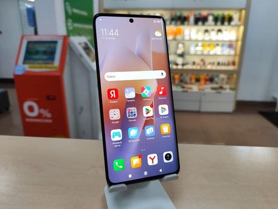 Фото 1: Xiaomi Redmi Note 13 PRO PLUS 8/256GB (чёрный) по адресу г.Верхотурье, ул.Карла Маркса,3а