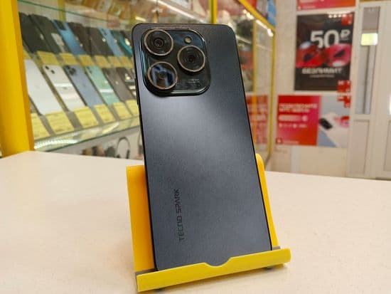 Фото 3: Tecno Spark 20 Pro 8/256GB (чёрный) по адресу г. Верхний Тагил, ул. Ленина, 92