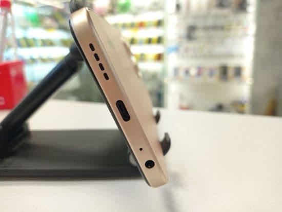 Фото 1: Infinix Smart 9 4/128Gb (золото) по адресу г. Нижний Тагил, ул. Металлургов, 58а