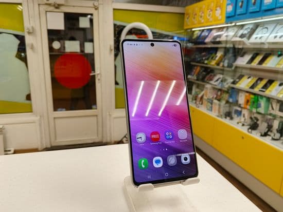 Фото 1: Samsung Galaxy A73 5G 6/128GB по адресу пос. Свободный, ул. Свободы, 38