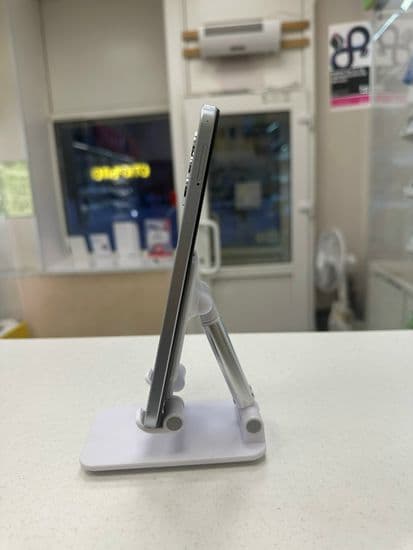 Фото 1: Infinix HOT 30 Play 8/128GB по адресу пос. Баранчинский, ул. Коммуны, 45