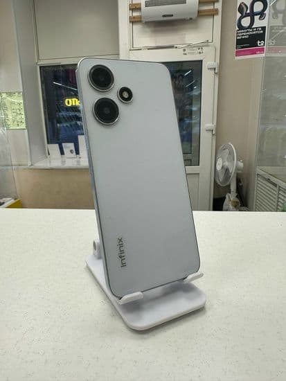 Фото 2: Infinix HOT 30 Play 8/128GB по адресу пос. Баранчинский, ул. Коммуны, 45