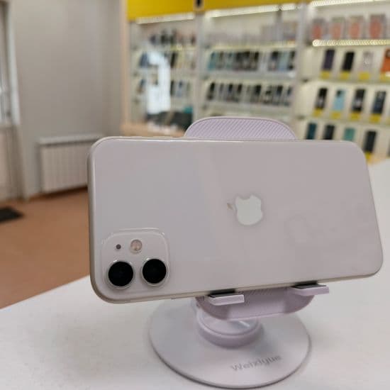 Фото 2: Apple iPhone 11 128Gb по адресу г.Новая Ляля, ул.Розы Люксембург,69в