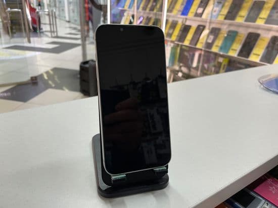Фото 5: Apple iPhone 16e 128GB по адресу г. Нижний Тагил, ул. Металлургов, 50Б