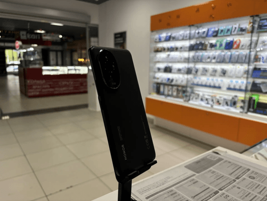 Фото 2: Honor 200 12/512GB по адресу г. Нижний Тагил, ул. Пархоменко, 41