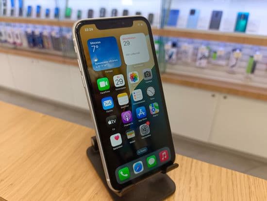 Фото 3: Apple iPhone Xr 64GB по адресу г. Карпинск, ул. Мира, 54
