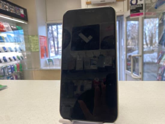 Фото 1: Apple iPhone 11 128Gb по адресу пос. Баранчинский, ул.Коммуны,45