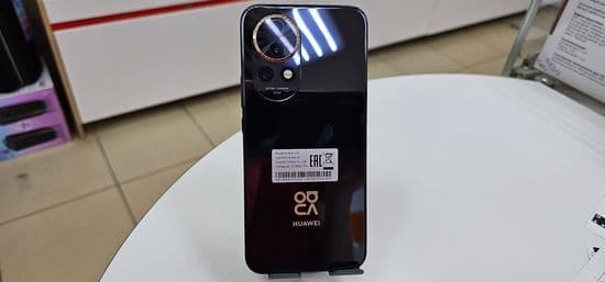 Фото 1: Huawei Nova 13 12/256GB по адресу г. Нижний Тагил, ул. Металлургов, 58а
