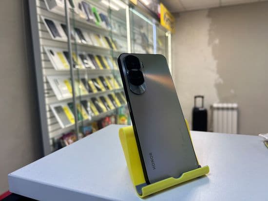 Фото 4: Honor 90 Lite 8/256Gb по адресу г. Нижняя Тура, ул. Усошина, 6