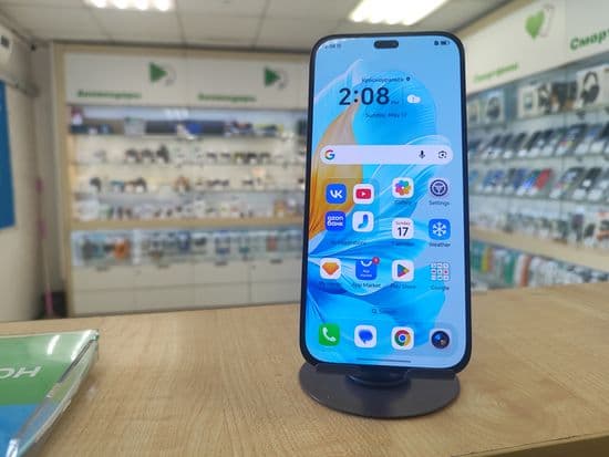 Фото 2: Honor 200 Lite (5G) 8/256GB по адресу г. Красноуральск, ул. Ленина, 8а