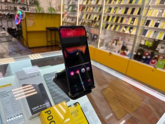 Фото 3: Samsung Galaxy A50 4/64Gb по адресу г. Нижний Тагил, ул. Металлургов, 58а