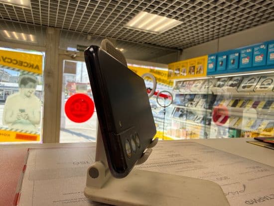 Фото 2: Samsung Galaxy S21 5G 8/128GB по адресу г. Верхняя Тура, ул. Иканина, 90